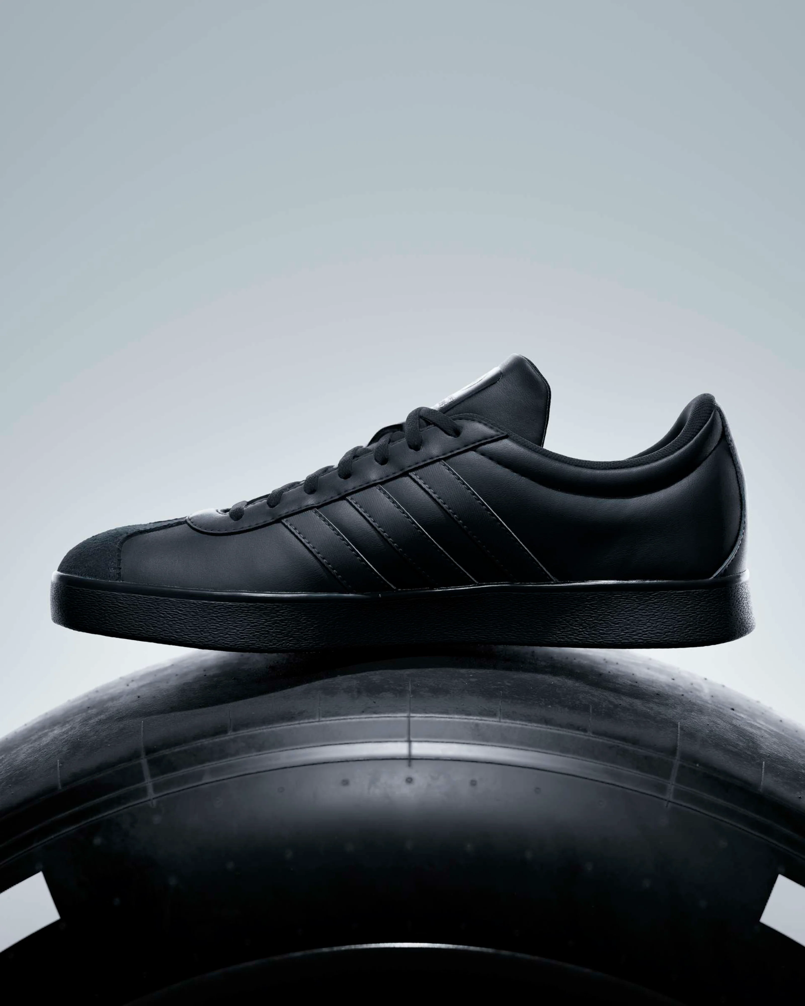 VL Court Shoes Midnight Black - Image 11