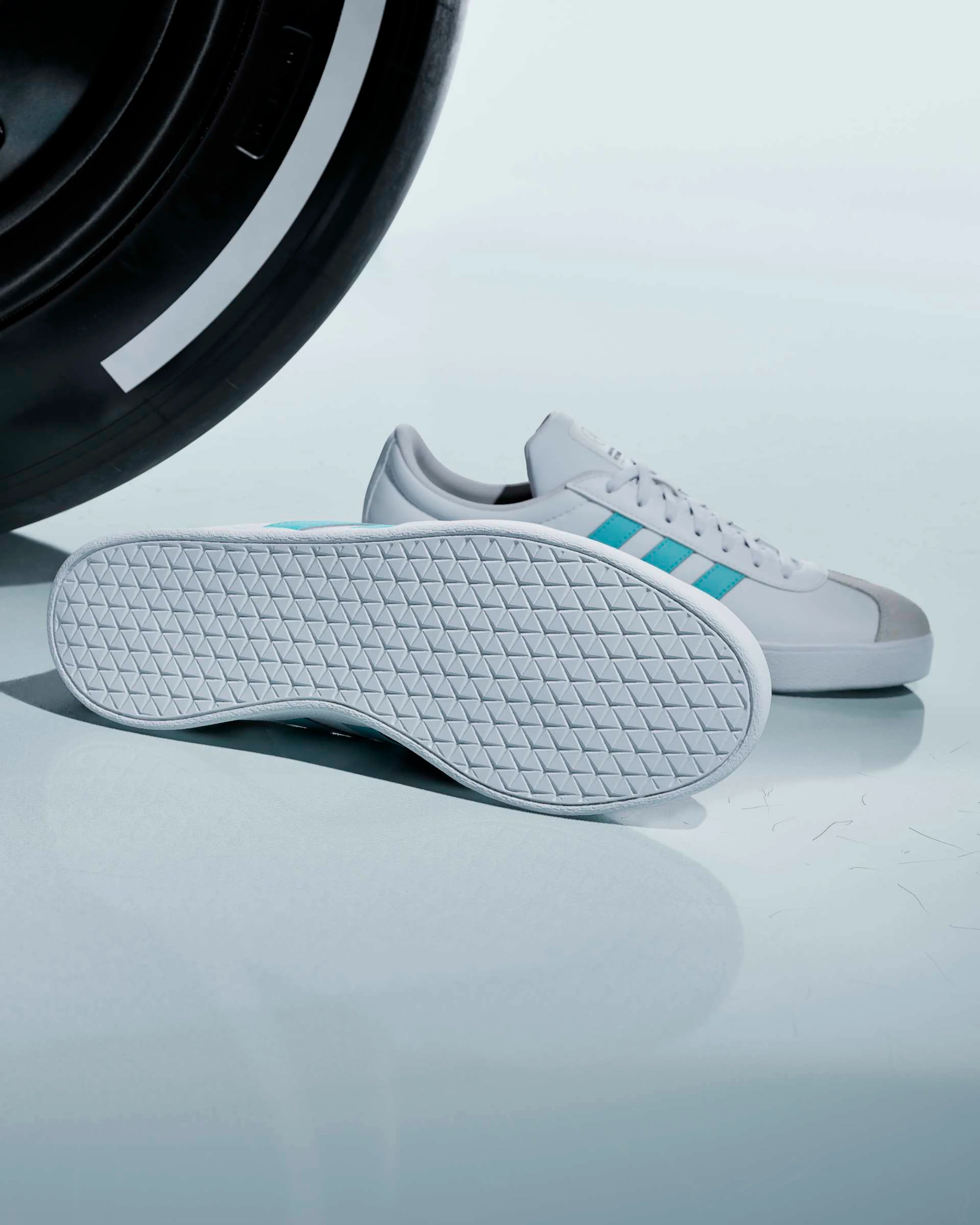 VL Court Shoes White - Image 6