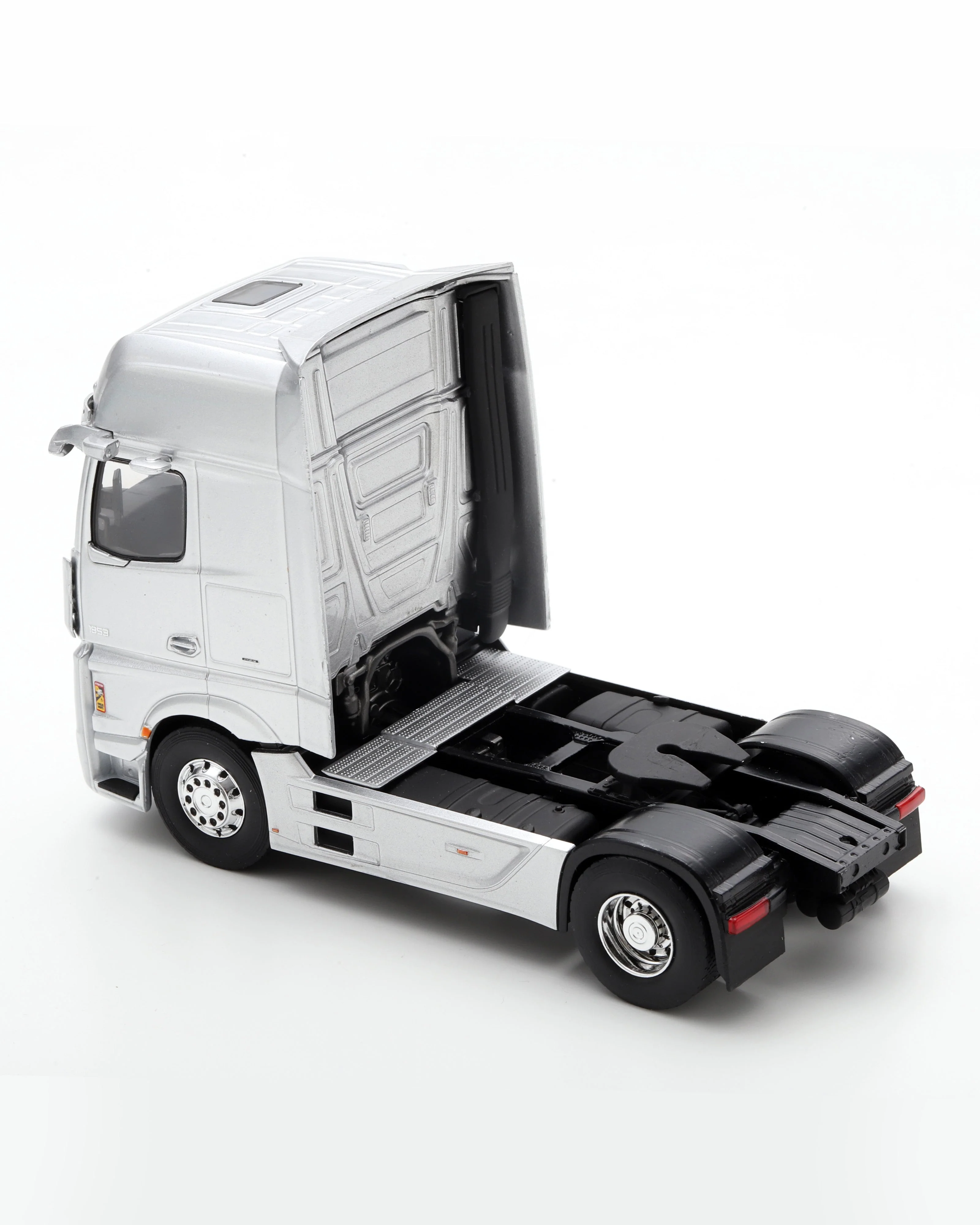 Mercedes-AMG F1 Team Truck 2023 - Image 2