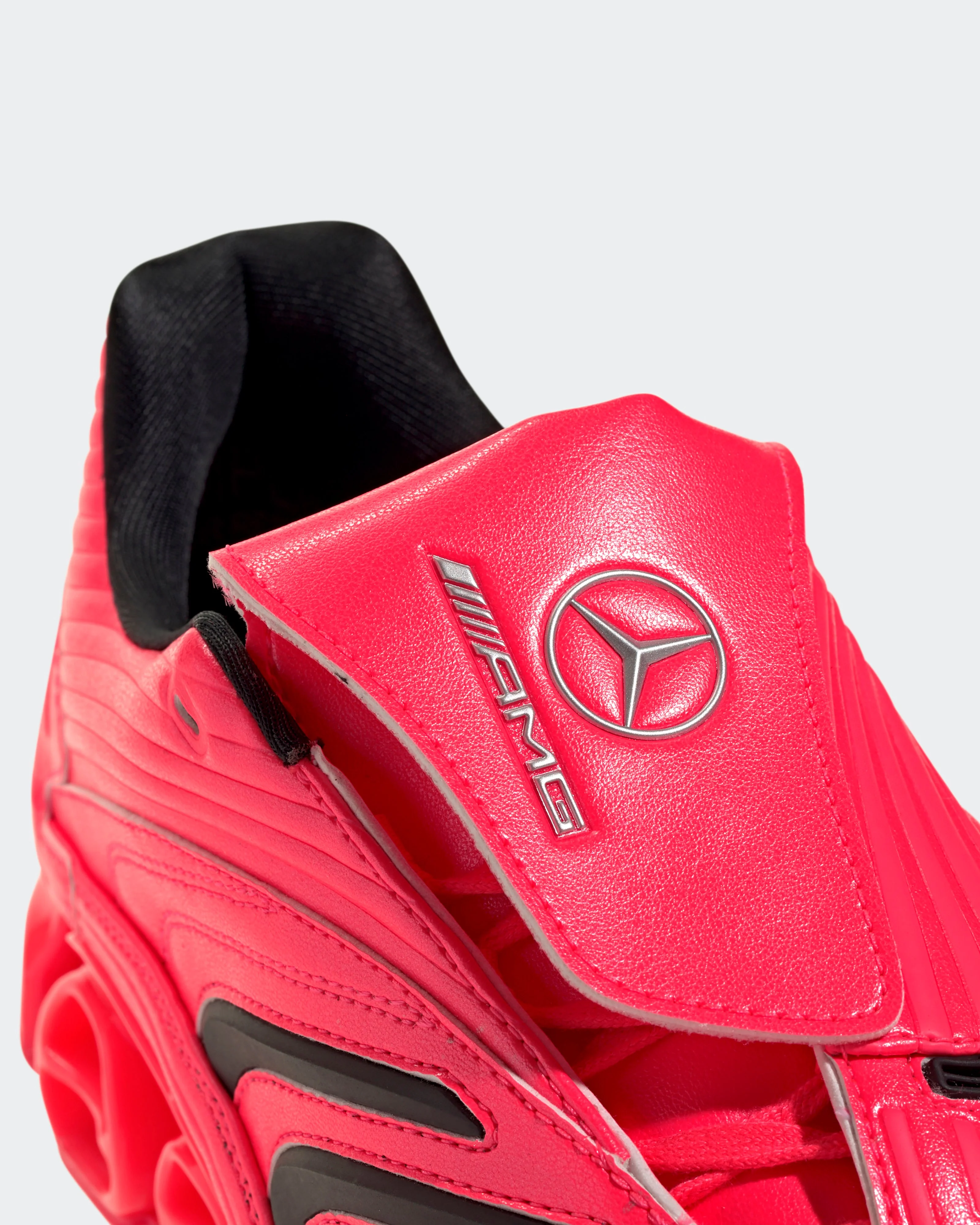 Predator Megaride Shoes Pink - Image 4